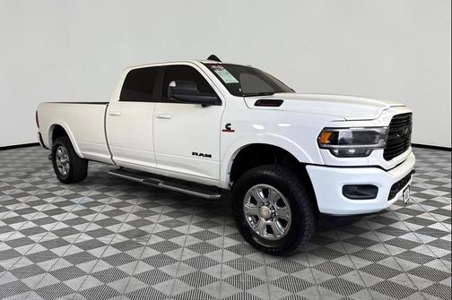 Bright White Clearcoat 2022 RAM 3500 Laramie Crew Cab 4x4 8' Box