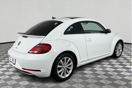 2018 Volkswagen Beetle 2.0T SE