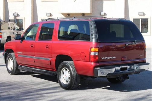 2002 GMC Yukon XL Base