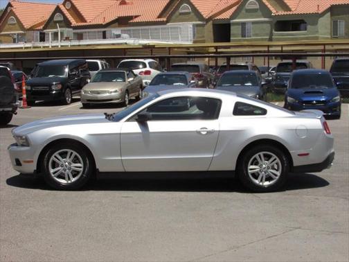 2012 Ford Mustang V6 Premium