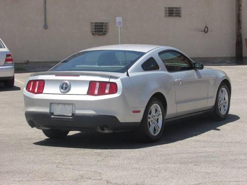 2012 Ford Mustang V6 Premium