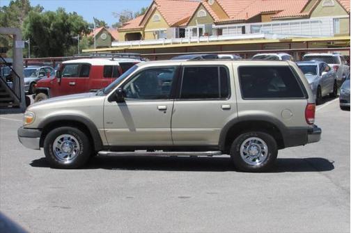 1999 Ford Explorer XLS