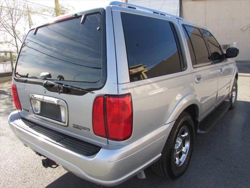 2000 Lincoln Navigator Base