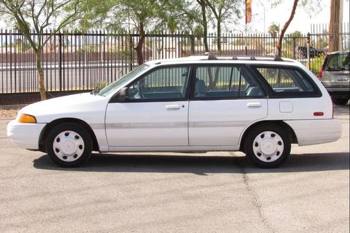 1995 Ford Escort LX 4dr Wagon