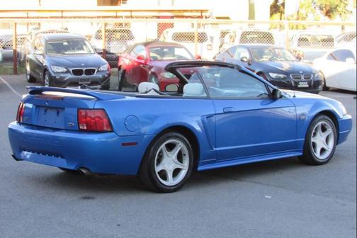 2000 Ford Mustang GT