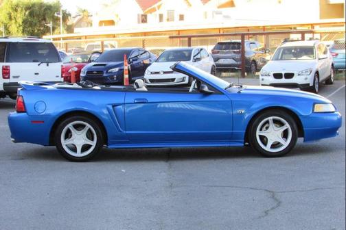 2000 Ford Mustang GT