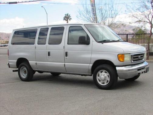 2006 Ford E350 Super Duty Base