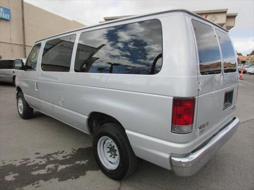 2006 Ford E350 Super Duty Base