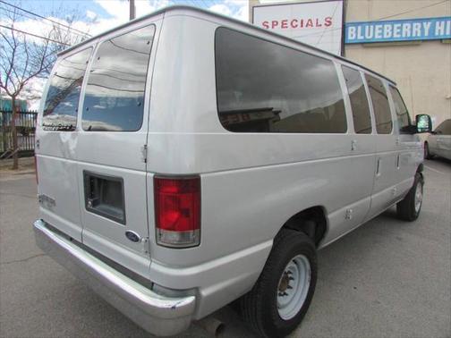 2006 Ford E350 Super Duty Base