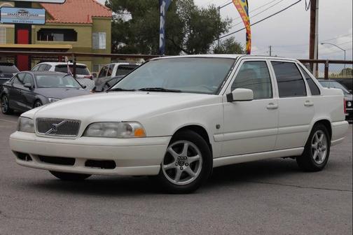 1999 Volvo S70 Base 4dr Sedan