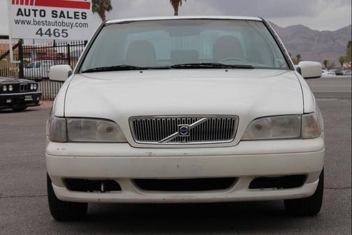 1999 Volvo S70 Base 4dr Sedan