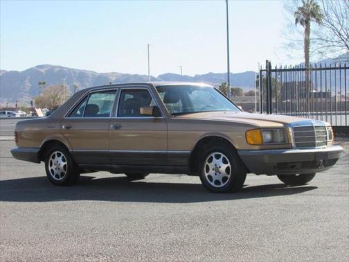 1984 Mercedes-Benz E-Class 300 SD 4dr Turbodiesel Sedan