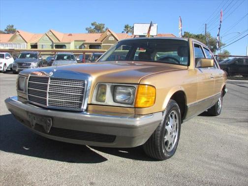 1984 Mercedes-Benz E-Class 300 SD 4dr Turbodiesel Sedan