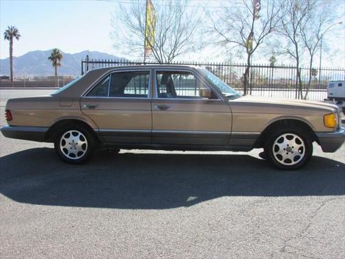 1984 Mercedes-Benz E-Class 300 SD 4dr Turbodiesel Sedan