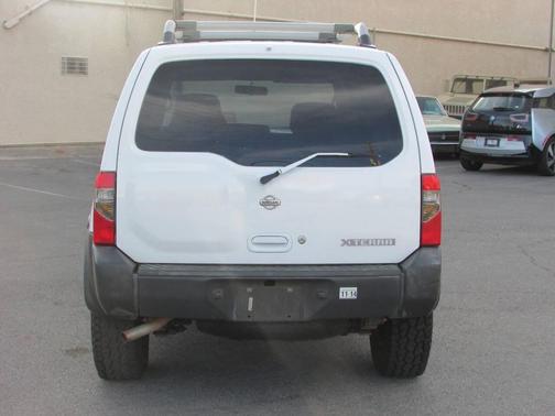 2000 Nissan Xterra XE V6 4dr SUV