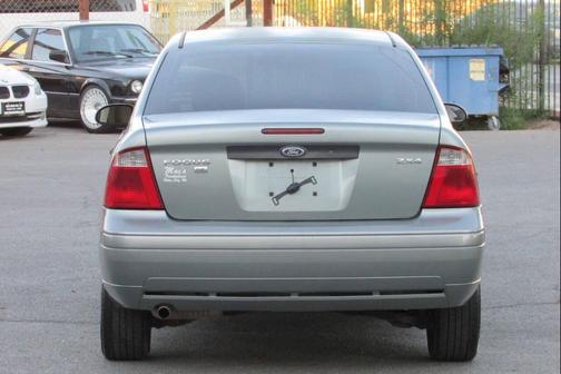 2006 Ford Focus ZX4 SE