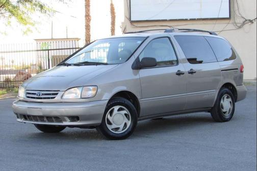 2001 Toyota Sienna LE