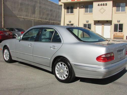 2001 Mercedes-Benz E-Class E 320 4dr Sedan