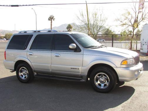 2000 Lincoln Navigator Base