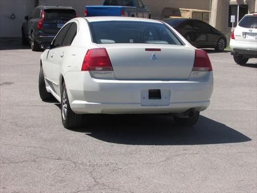 2004 Mitsubishi Galant Base