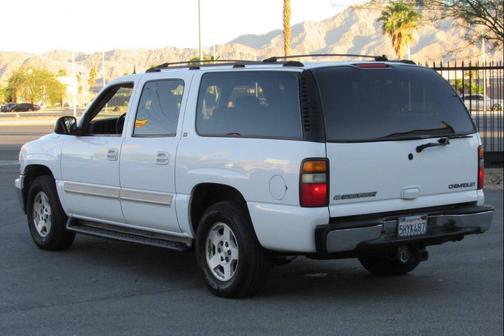 2004 Chevrolet Suburban 1500 LT