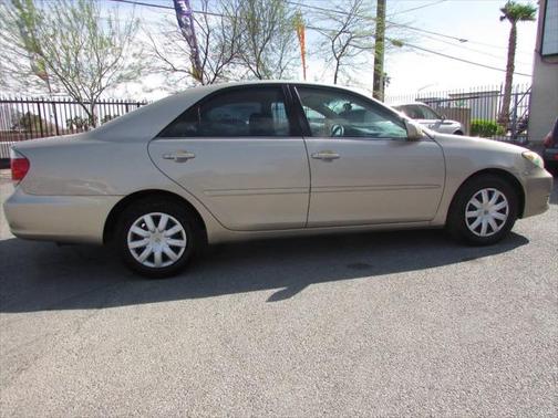 2005 Toyota Camry LE
