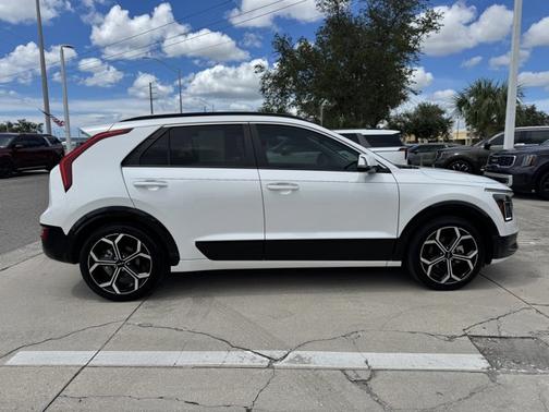 2023 Kia Niro SX Touring