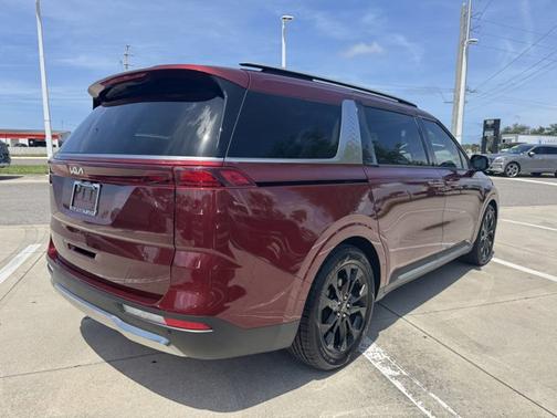 2023 Kia Carnival SX