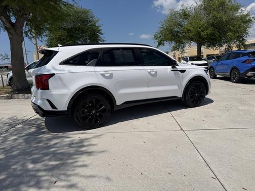 Glacial White Pearl 2021 Kia Sorento SX Prestige