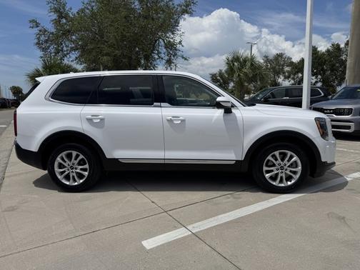 2022 Kia Telluride LX