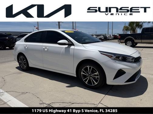 Snow White Pearl 2023 Kia Forte LXS