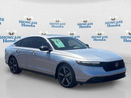 Solar Silver 2026 Honda Accord SE