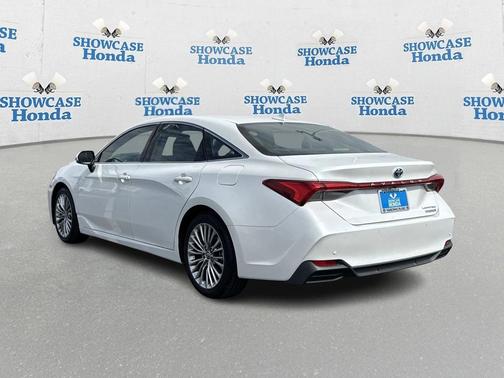 2022 Toyota Avalon Hybrid Limited