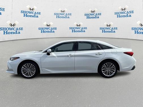 2022 Toyota Avalon Hybrid Limited