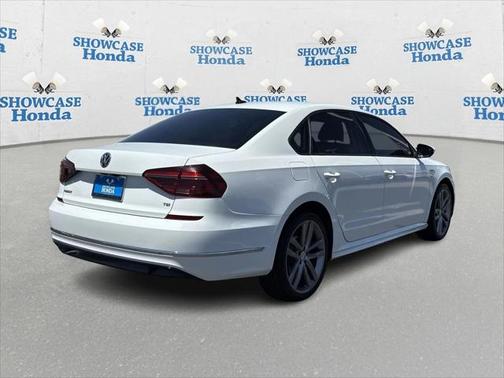 2018 Volkswagen Passat 2.0T R-Line