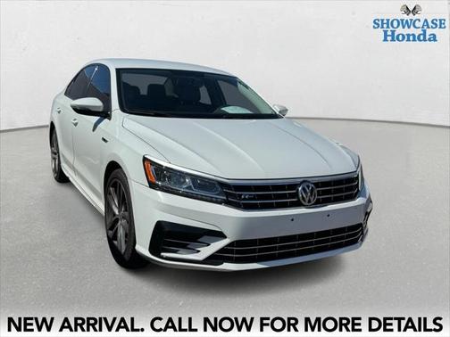 2018 Volkswagen Passat 2.0T R-Line