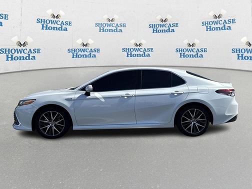 2021 Toyota Camry Hybrid XLE