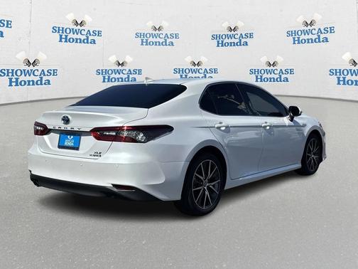 2021 Toyota Camry Hybrid XLE