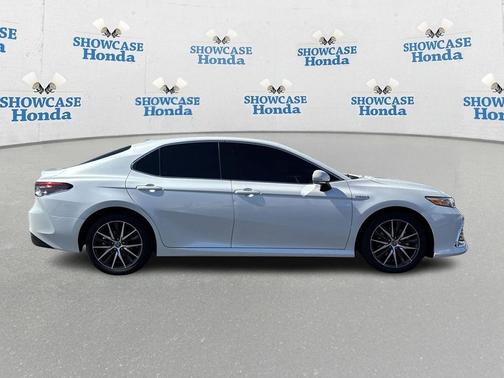 2021 Toyota Camry Hybrid XLE