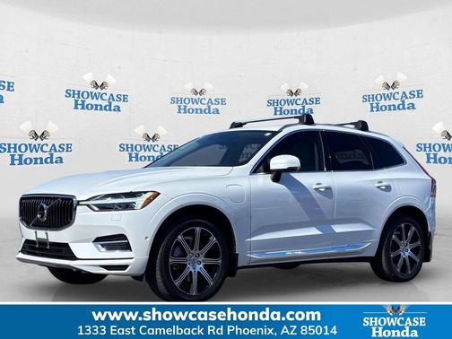White 2018 Volvo XC60 Recharge Plug-In Hybrid T8 Inscription