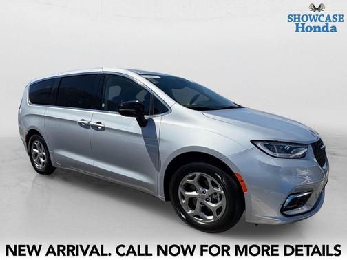 Silver Mist 2024 Chrysler Pacifica Limited