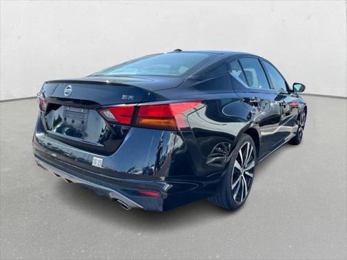 2021 Nissan Altima SR FWD