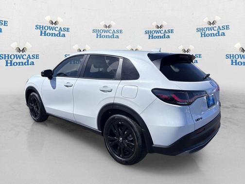 Platinum White Pearl 2027 Honda HR-V Sport