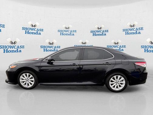 Midnight Black Metallic 2018 Toyota Camry LE