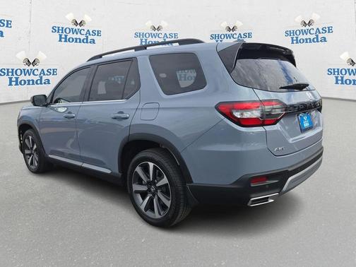 2025 Honda Pilot Touring 8-Passenger