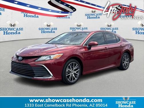 2022 Toyota Camry Hybrid XLE