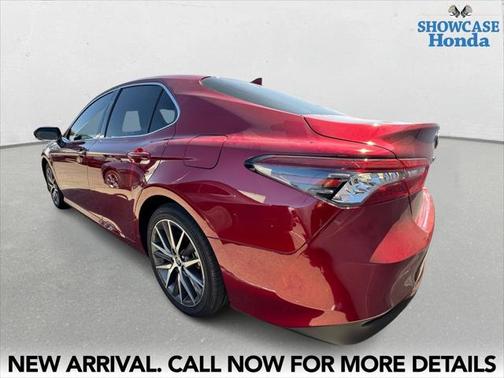 2022 Toyota Camry Hybrid XLE