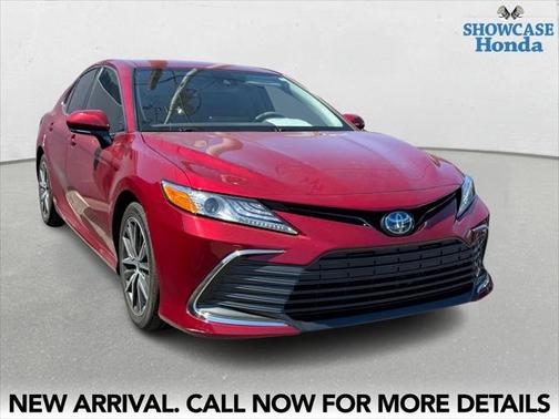 2022 Toyota Camry Hybrid XLE