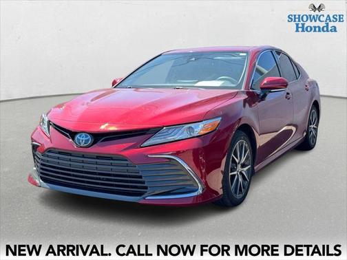 2022 Toyota Camry Hybrid XLE