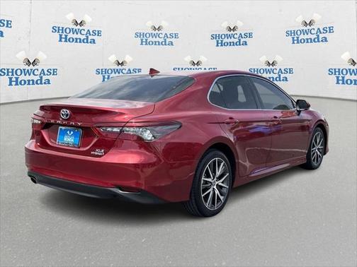 2022 Toyota Camry Hybrid XLE